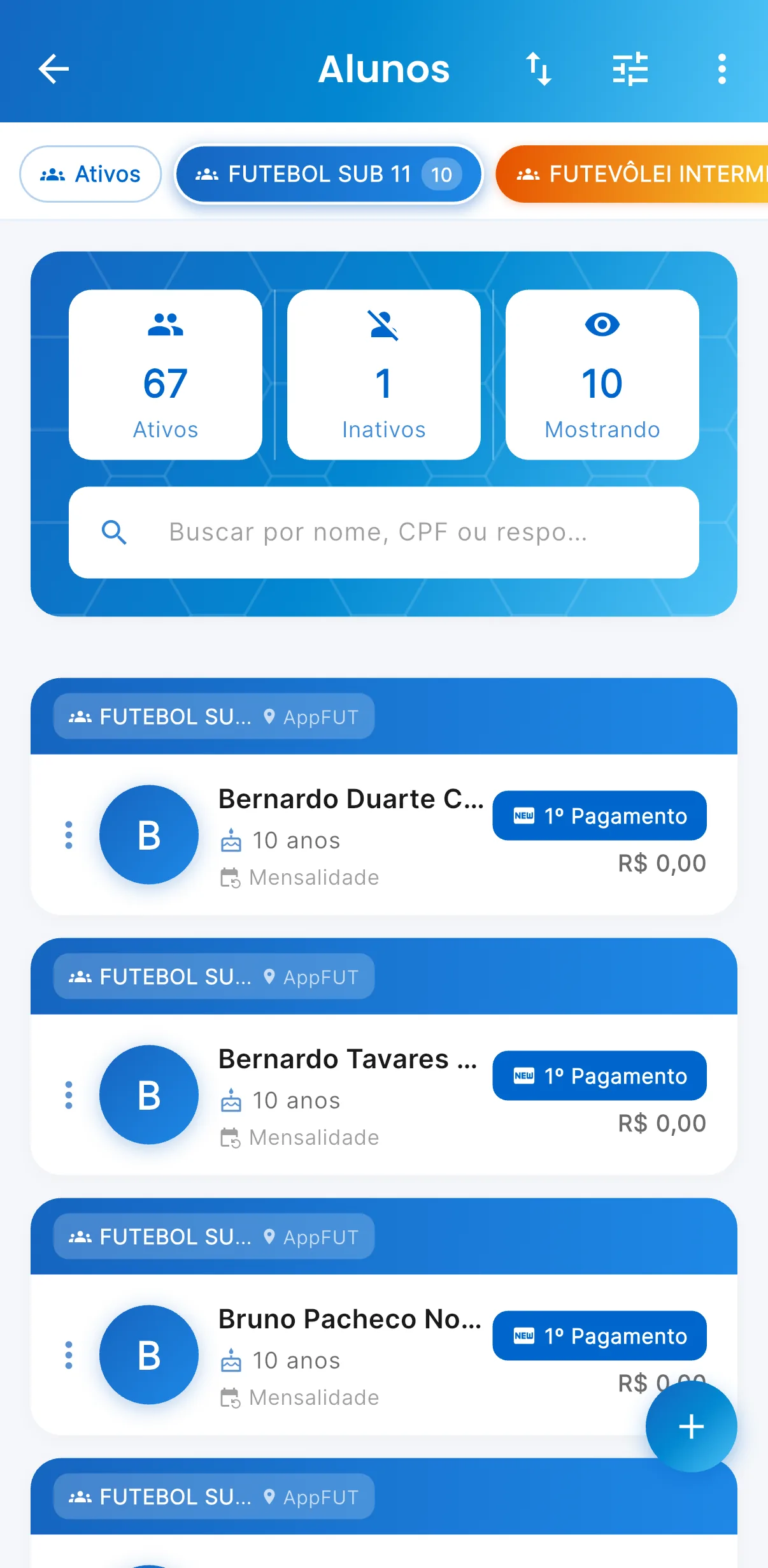 Alunos — Lista por turma, com a cor da turma, idade e mensalidade (print do AppFUT)
