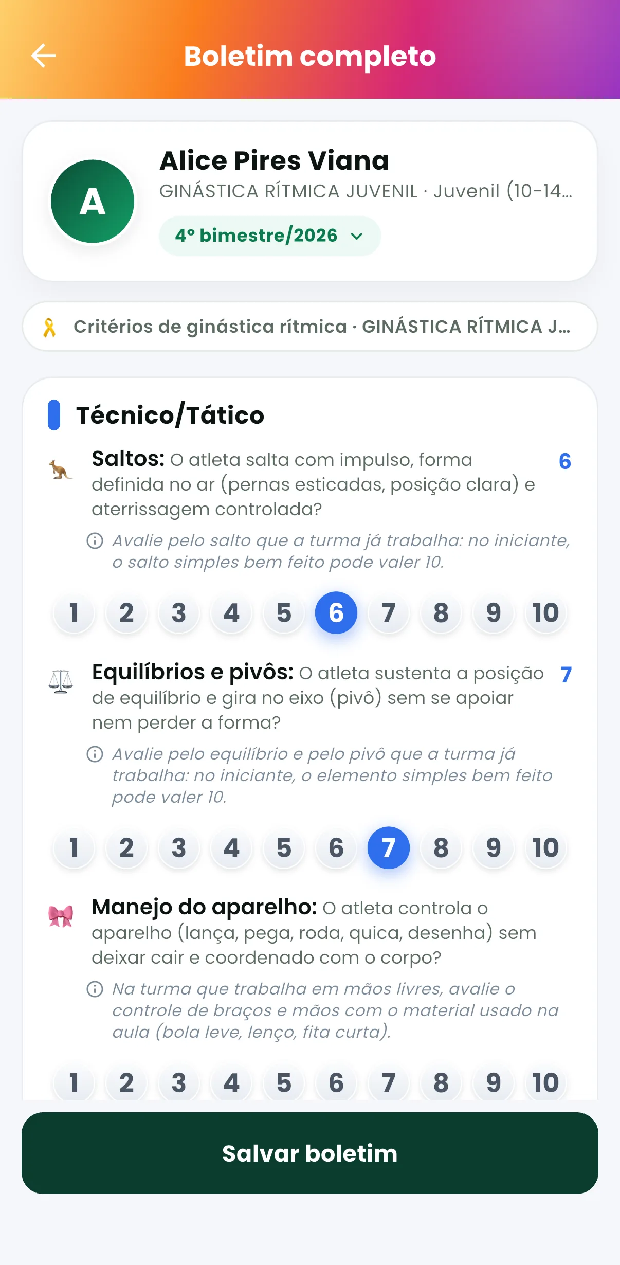 Avaliação e boletim — Notas por critério do esporte, com orientação para avaliar (print do AppFUT)