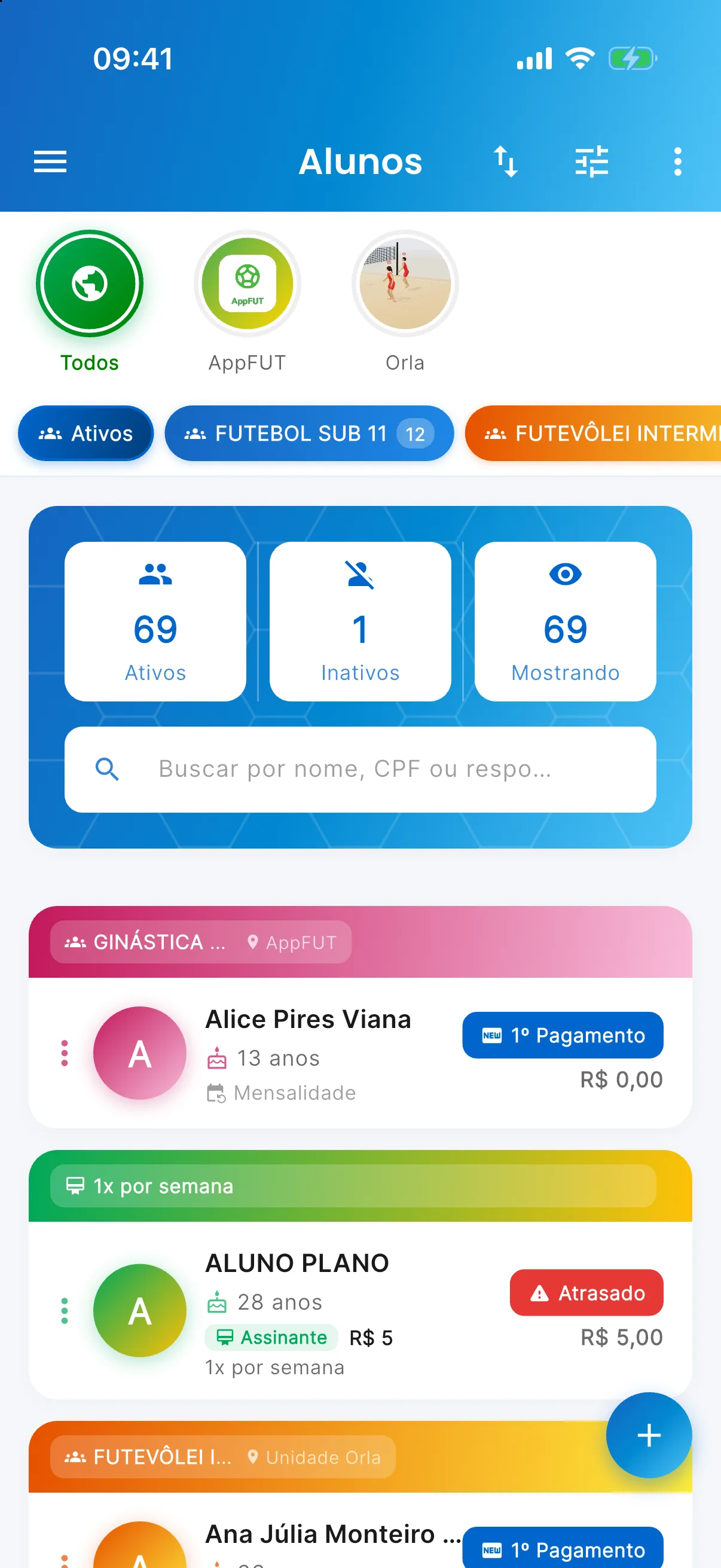 Alunos por local — A faixa de bolinhas na lista de alunos (print do AppFUT)